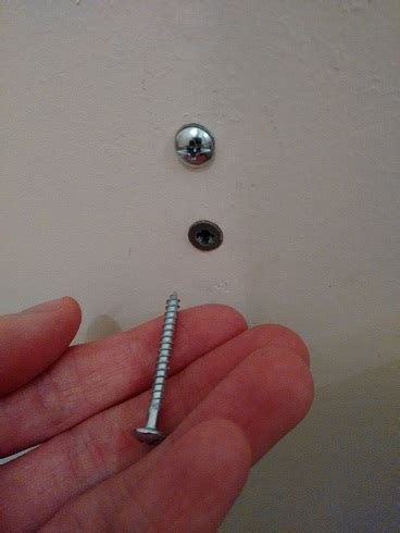 screw not tightening inside wall